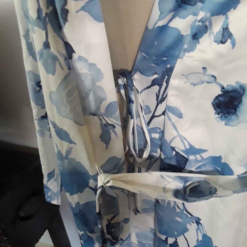 Indigo Blue & White Robe - Picture 6 of 7